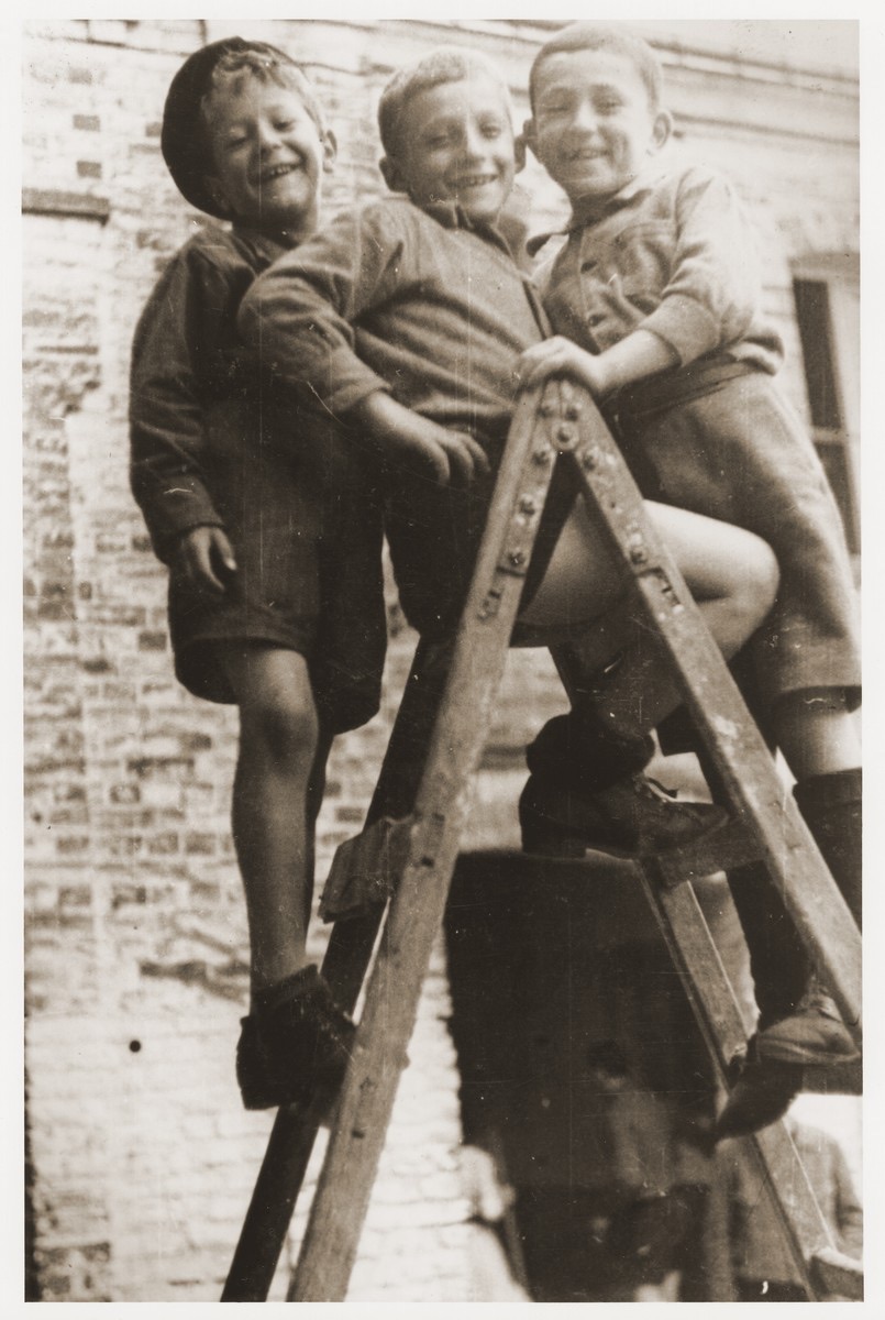 Trois enfants rescapés de Buchenwald